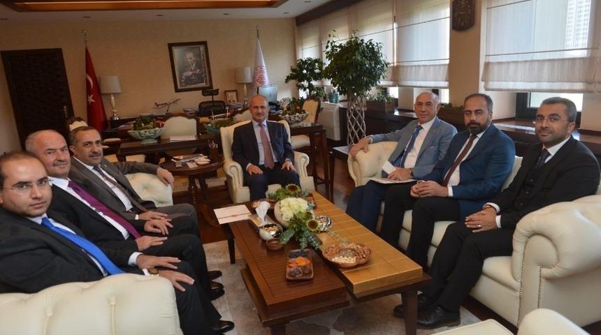 Van heyetinden Bakan Turhan&rsquo;a ziyaret