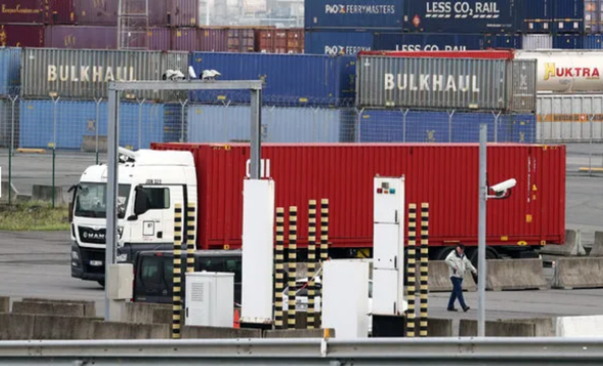 İngiltere'de TIR i&ccedil;inde &ouml;l&uuml; bulunan kadının son mesajı ortaya &ccedil;ıktı: &Ouml;l&uuml;yorum anne, &ouml;z&uuml;r dilerim