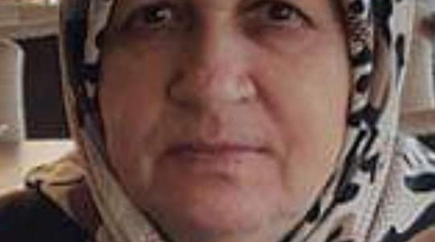 Otomobil &ccedil;arpması sonucu &ouml;len kız kardeşler toprağa verildi