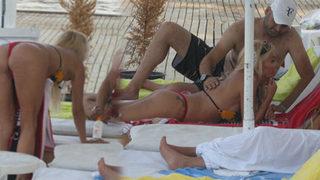 Yeni gelinden tanga şov