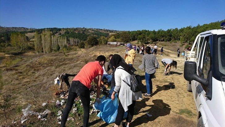 Üniversite öğrencileri çöp topladı G4