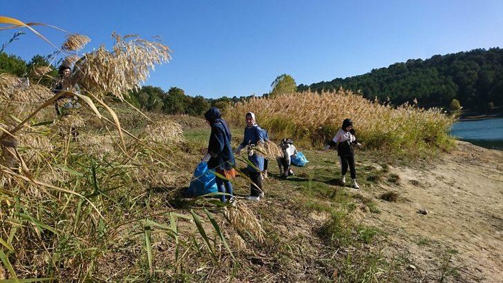 Üniversite öğrencileri çöp topladı G5