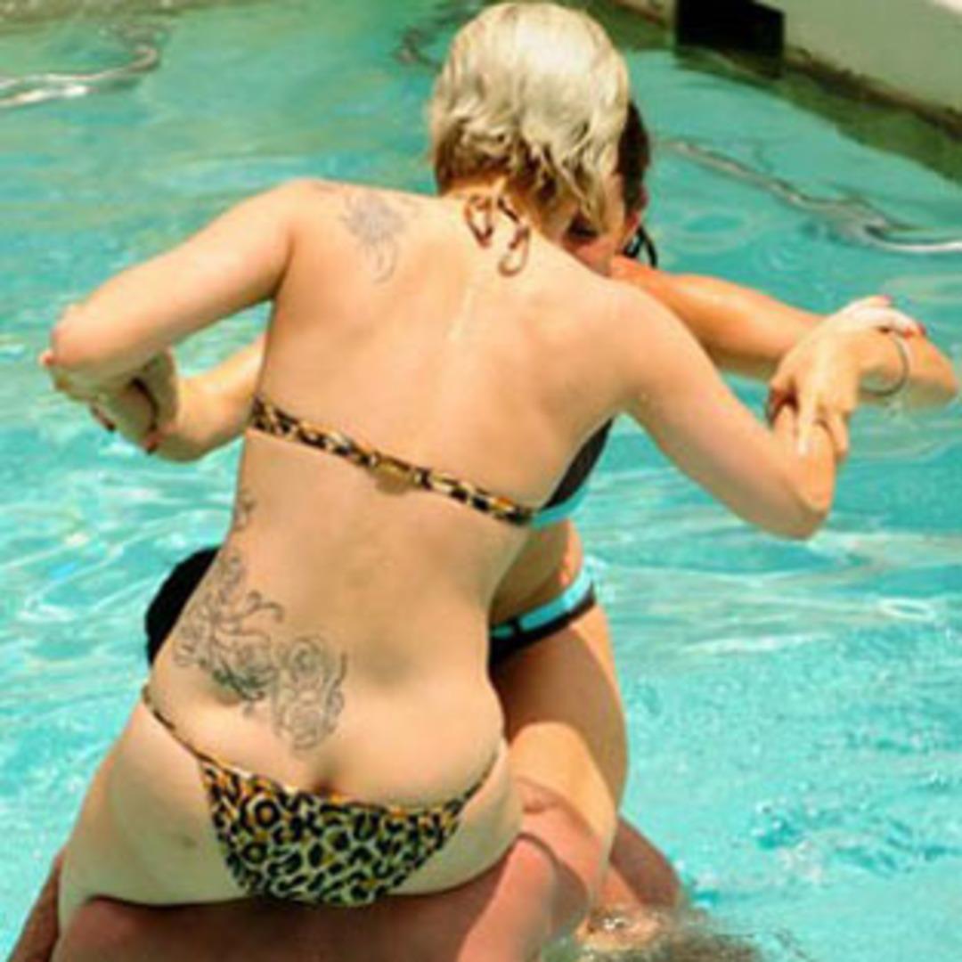 Lady Gaga'ya Bikini K&uuml;&ccedil;&uuml;k Geldi