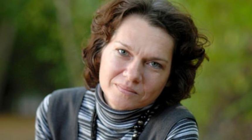 Aslı Erdoğan'ın Türkiye ile ilgili sözleri sosyal medyada büyük tepki çekti