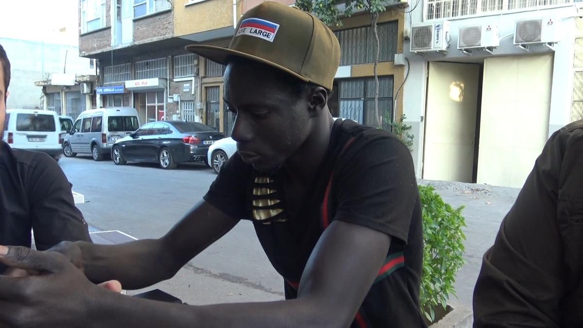 Hırsızlar bu kez Afrikalı işportacıları hedef aldı