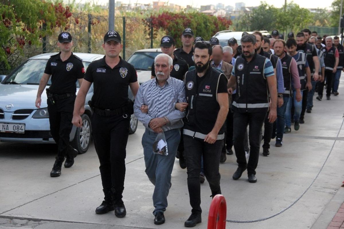 Kalpazan baba oğul tutuklandı