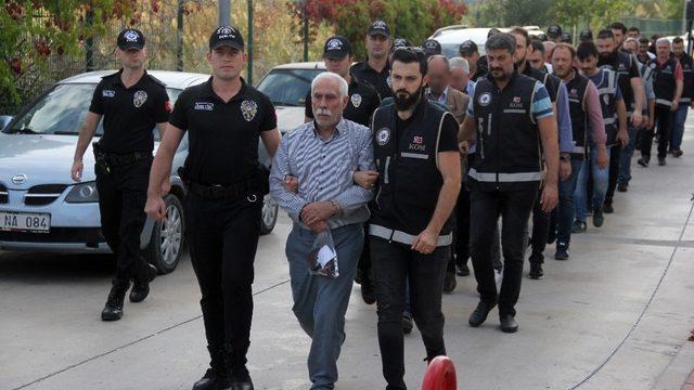 Kalpazan baba oğul tutuklandı