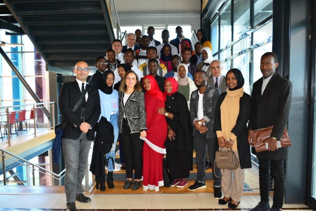 Rekt&ouml;r &Ccedil;akar, Ruandalı &ouml;ğrencilerle buluştu