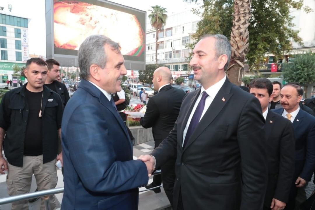 Bakan G&uuml;l, Beyazg&uuml;l ile bir araya geldi