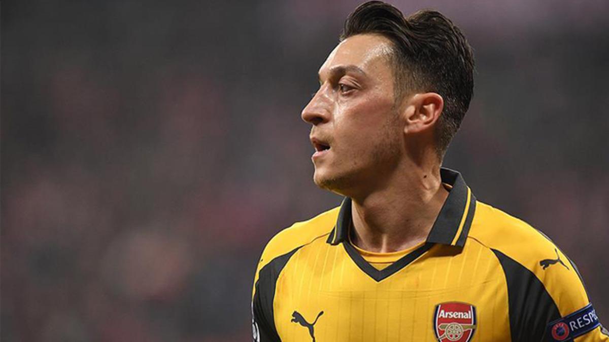 Fenerbah&ccedil;e taraftarını kızdıracak Mesut &Ouml;zil a&ccedil;ıklaması