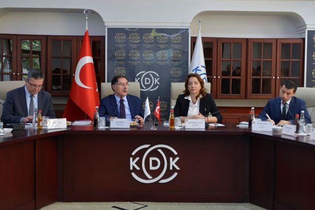 Malkoç: “Türkiye tarih boyunca insanlık onuru adına göçmenlere kucak açmıştır”