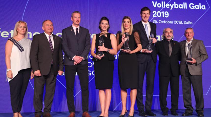 T&uuml;rkiye Voleybol Federasyonu ve Neslihan Demir G&uuml;ler'e b&uuml;y&uuml;k onur