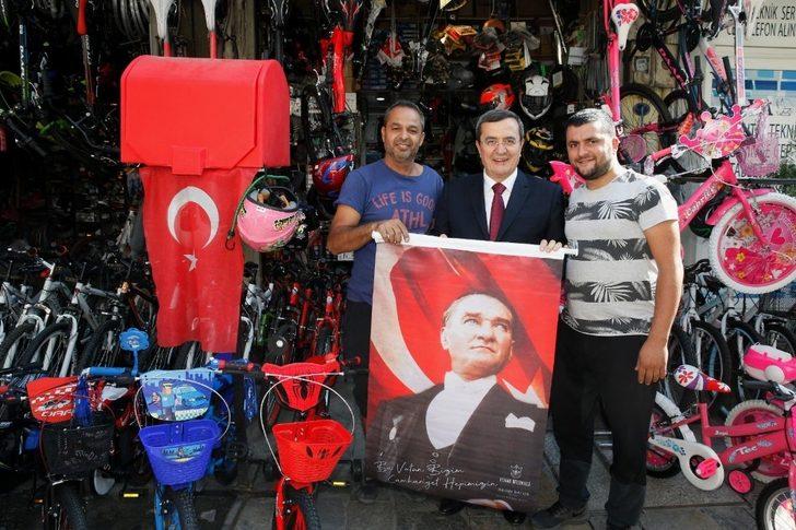Başkan Batur’dan esnafa Cumhuriyet Bayramı hediyesi G3
