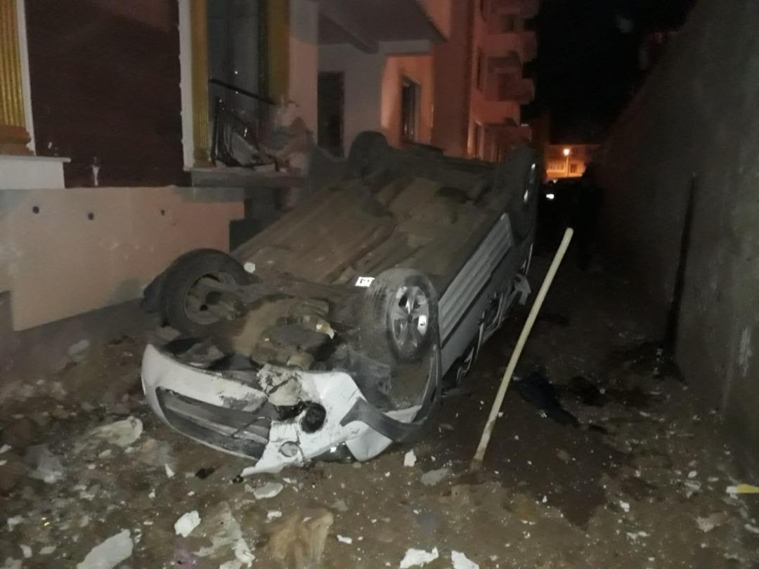 Bing&ouml;l&rsquo;de hafif ticari ara&ccedil; apartman boşluğuna d&uuml;şt&uuml;