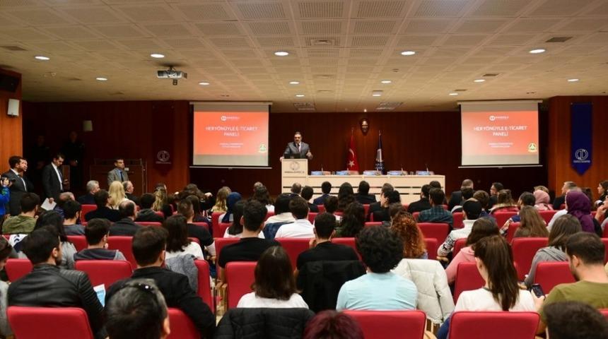 Anadolu &Uuml;niversitesi&rsquo;nde her y&ouml;n&uuml;yle e-ticaret ele alındı