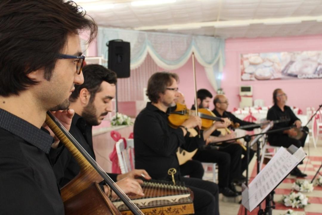 Hastalar klasik T&uuml;rk m&uuml;ziğiyle coştu