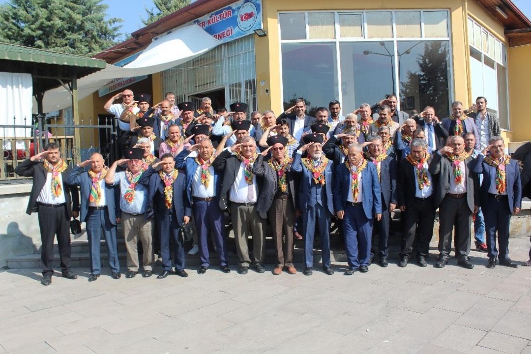 Y&ouml;r&uuml;k T&uuml;rkmen STK&rsquo;lardan Barış Pınarı Harekatı&rsquo;na destek