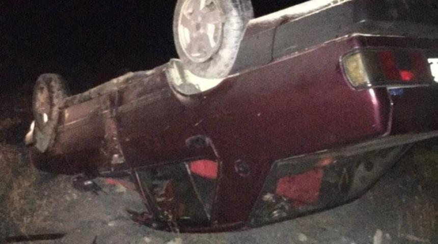 Takla atan otomobilin s&uuml;r&uuml;c&uuml;s&uuml; yaralandı