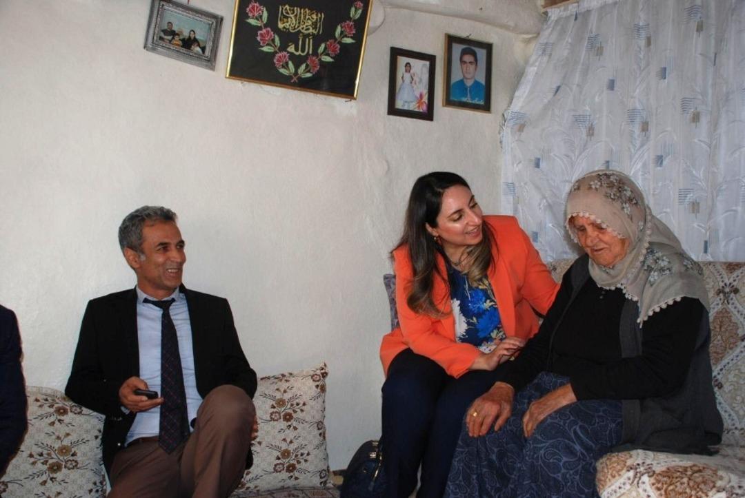 Yeşim Pekmez şehit aileleriyle bir araya geldi