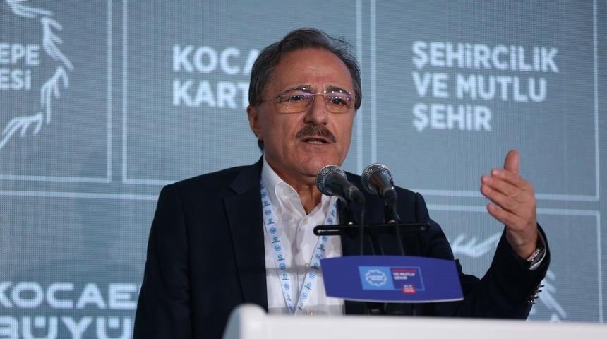 Milli Eğitim eski Bakanı Nabi Avcı&rsquo;dan Kartepe Zirvesi&rsquo;ne &ouml;vg&uuml;