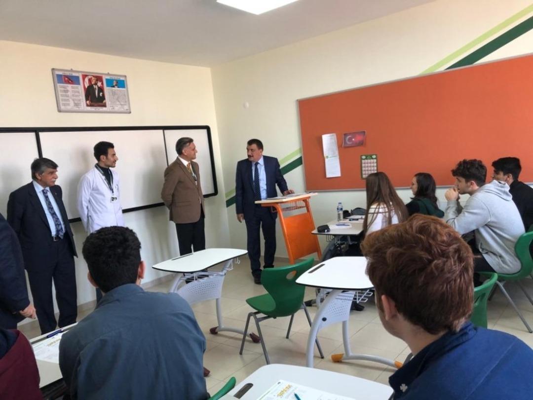 Başkan G&uuml;rkan, &Ccedil;amlıca Okullarını ziyaret etti