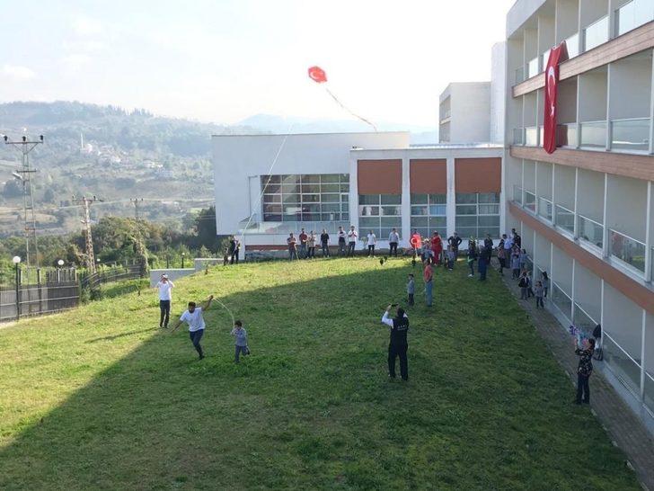 Öğrenciler "uçurtma şenliği"nde eğlendi G5