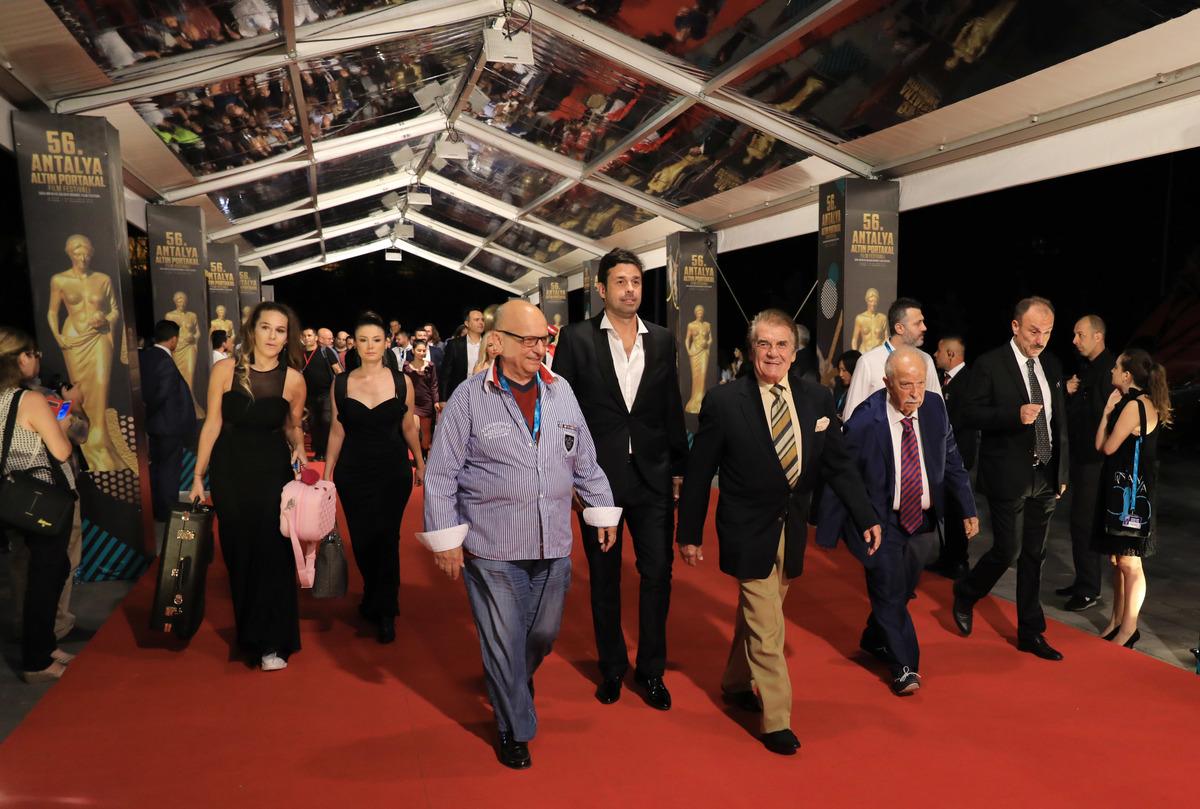 56'ncı Antalya Altın Portakal Film Festivali, kortejle başladı (2)