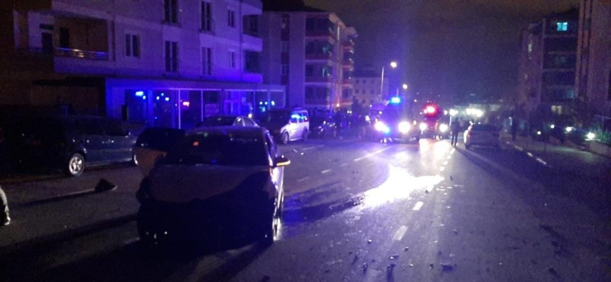 &Ccedil;orum&rsquo;da trafik kazası: 2 &ouml;l&uuml;, 1 yaralı