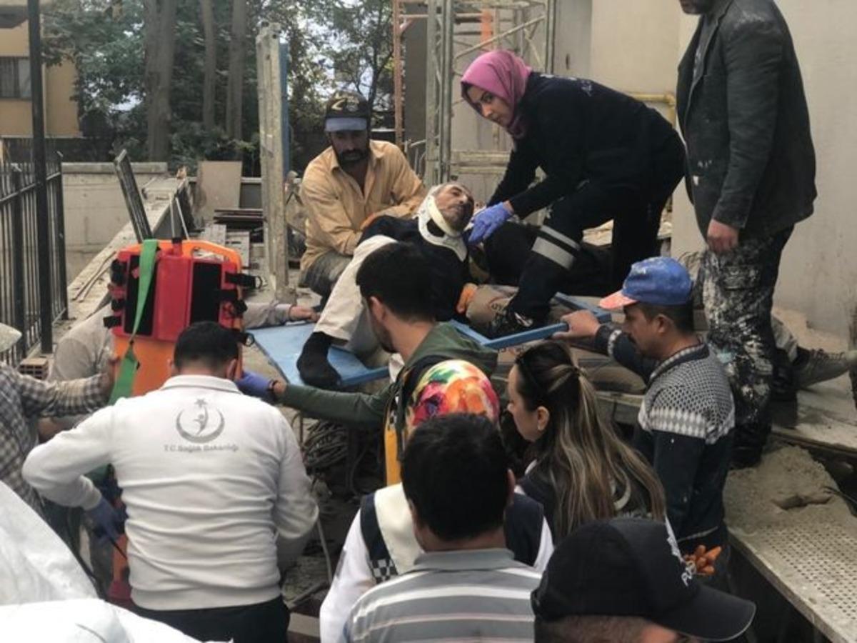 Ankara'da y&uuml;k asans&ouml;r&uuml; 3. kattan yere d&uuml;şt&uuml;: 1&rsquo;i ağır 3 yaralı