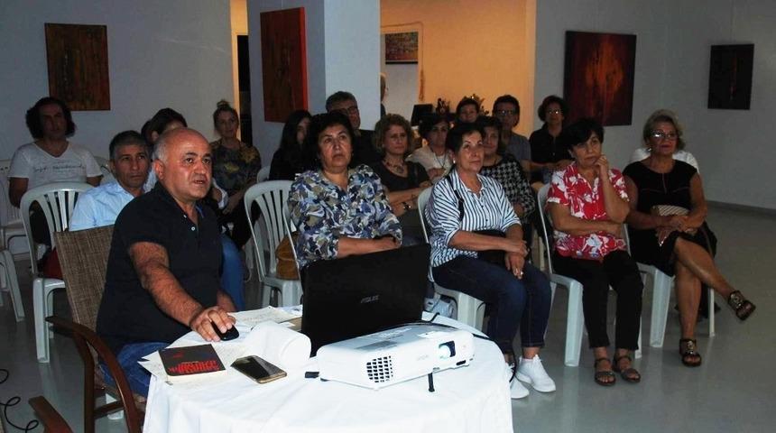 Yılmaz: "Soyut sanat zihinsel bir olaydır"