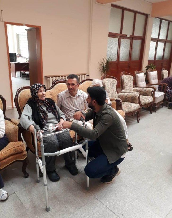 Sancak Derneğinin gençleri yaşlılarla buluştu G4