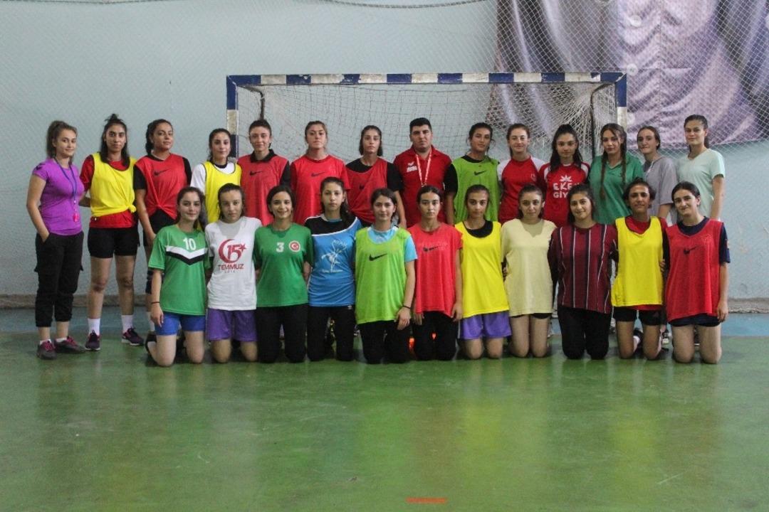 Oğuzeli HEM Spor, spor şehri Gaziantep&rsquo;ten destek bekliyor