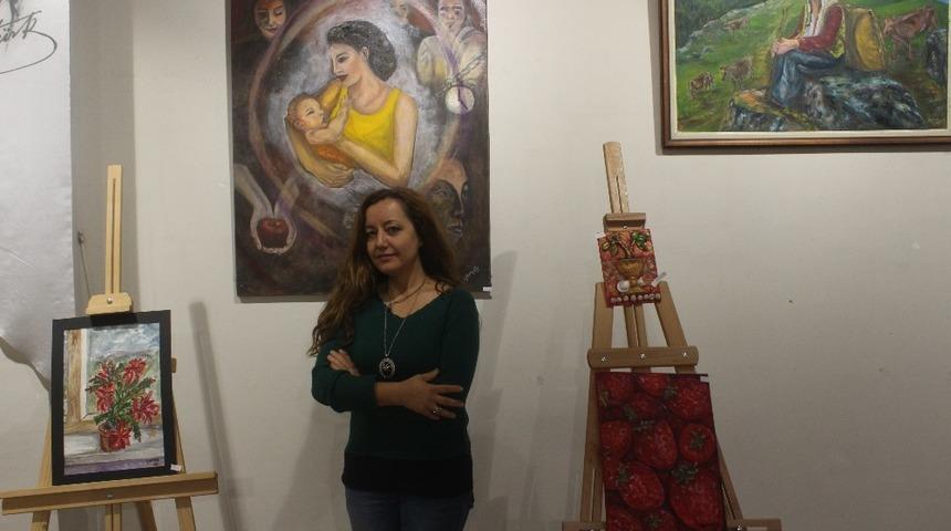 Boş zamanlarında yaptığı sergi ilgi odağı oldu
