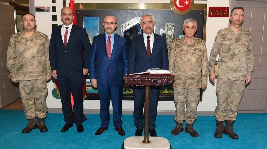 Ersoy ile Orgeneral Çetin’den Vali Demirtaş’a ziyaret