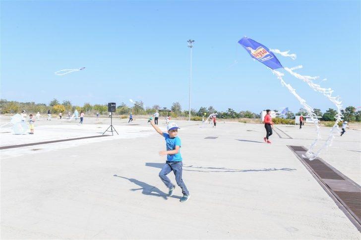 Vali Demirtaş "Uçurtma Şenliği"ne katıldı G3