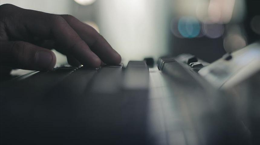 Sahte başhekim genç kadını böyle tuzağa düşürdü 