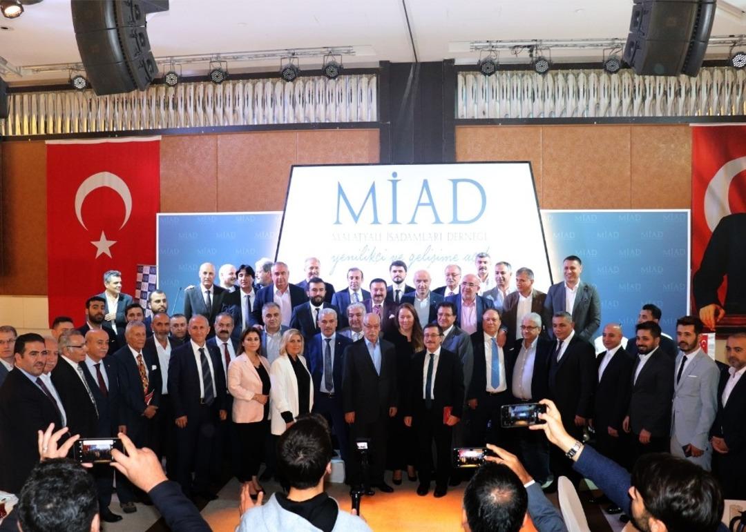 MİAD&rsquo;ta Yunus Akdaş, g&uuml;ven tazeledi