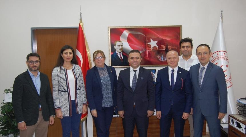 T&uuml;rk Kızılay d&uuml;nyaya umut oluyor