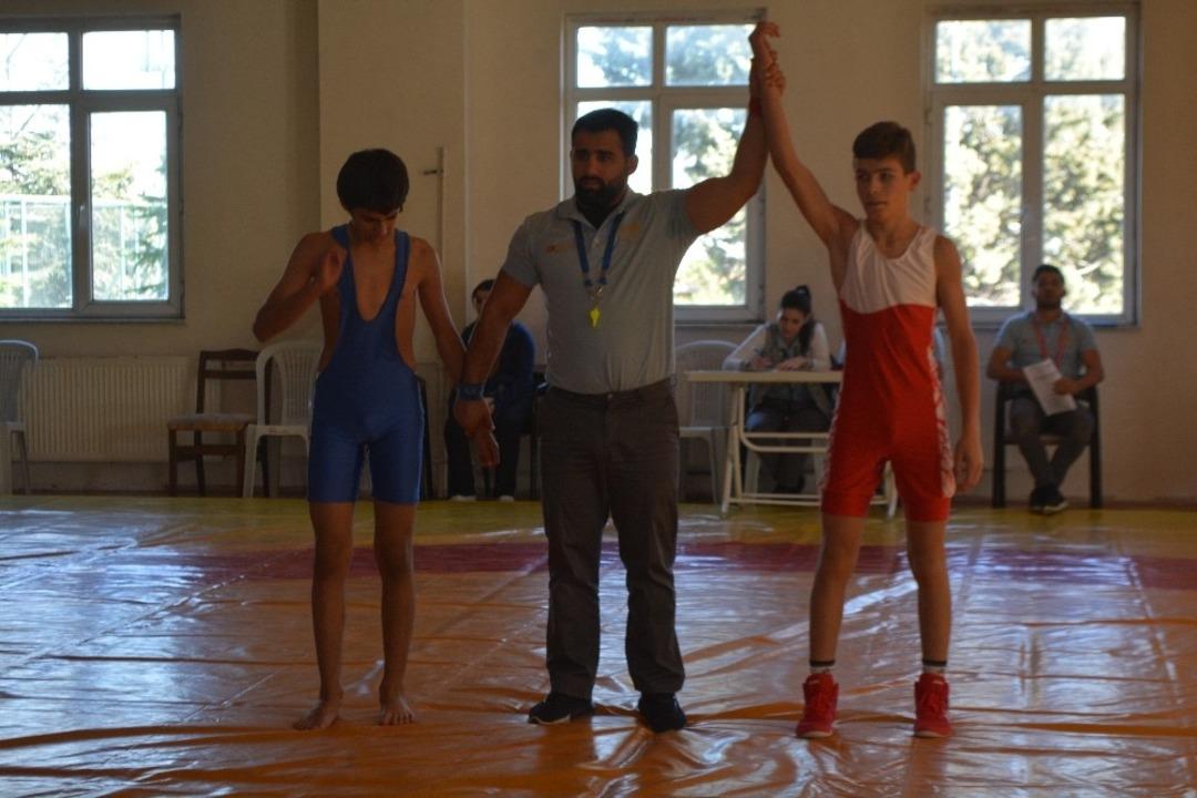 Isparta&rsquo;da Cumhuriyet anısına ata sporu G&uuml;reş M&uuml;sabakaları