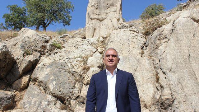 Bakan Ersoy, Adıyaman’ın tarihi mekanlarını inceledi