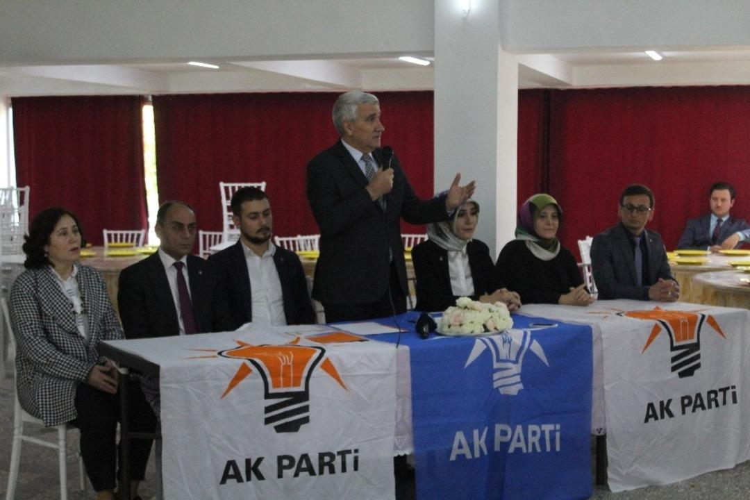 AK Parti&rsquo;de Danışma Meclisi Toplantısı yoğun bir katılımla ger&ccedil;ekleştirildi
