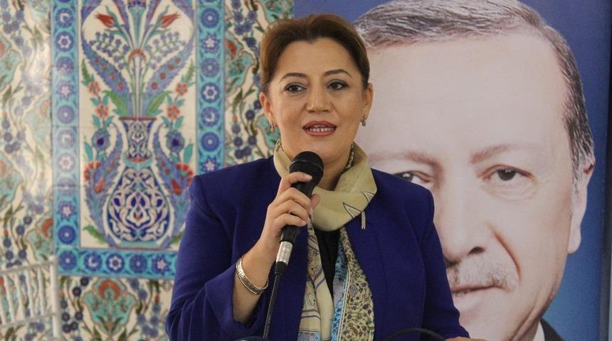 Ceyda &Ccedil;etin Erenler: "Millet bah&ccedil;esini TOKİ yapacak"