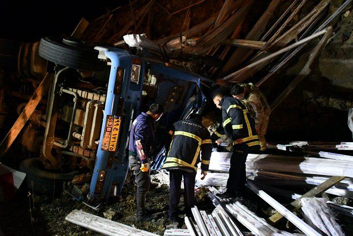 Ağrı'da TIR şarampole devrildi: 1 ölü, 1 yaralı G1