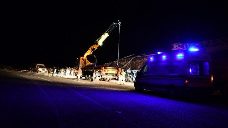 Ağrı'da TIR şarampole devrildi: 1 ölü, 1 yaralı G3