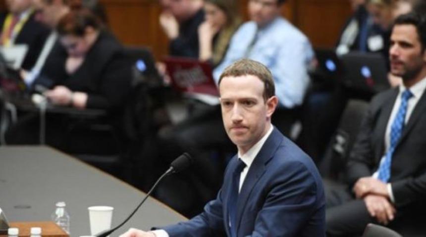 Zuckerberg sorgu boyunca soğuk terler döktü