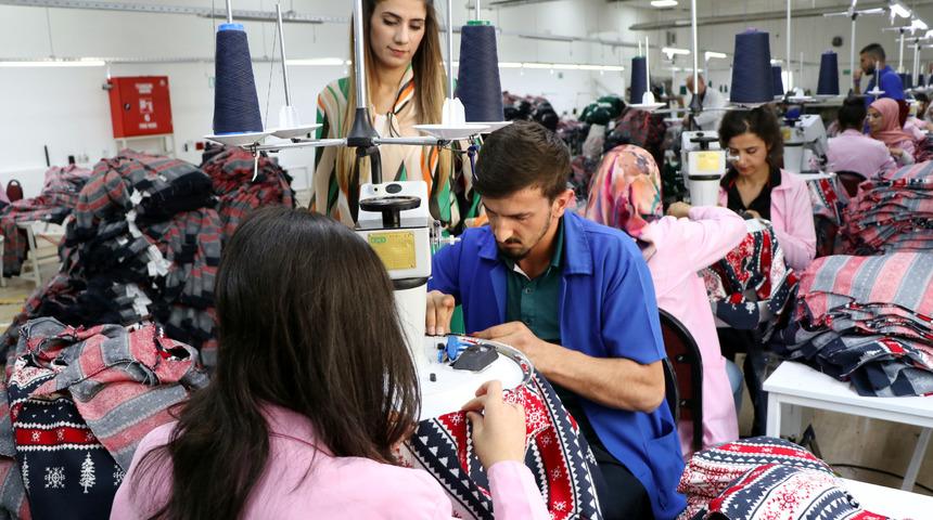 Van'daki tekstil firmasından Avrupa'ya ilk kazak ihracatı
