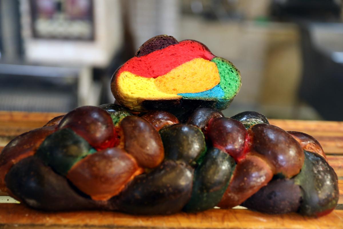 Rengarenk ekmekler, &ccedil;ocuklu ailelerin tercihi oldu