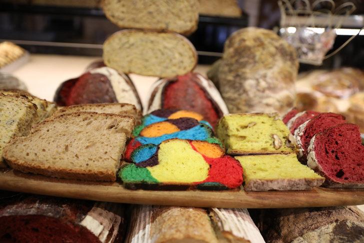 Rengarenk ekmekler, çocuklu ailelerin tercihi oldu G3