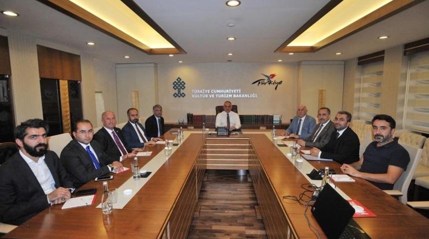 Van heyetinden Bakan Ersoy&rsquo;a ziyaret