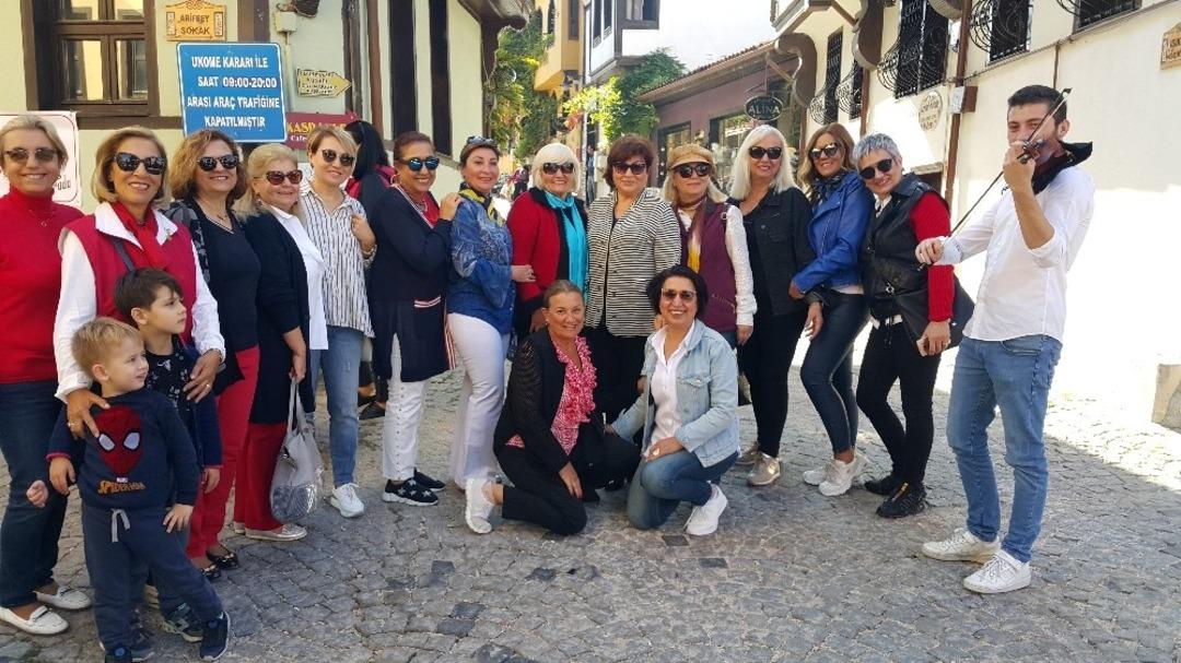 Eskişehir Eğitim ve &Ouml;ğrenimi Destekleme Derneği&rsquo;nden Cumhuriyet Bayramı kutlaması